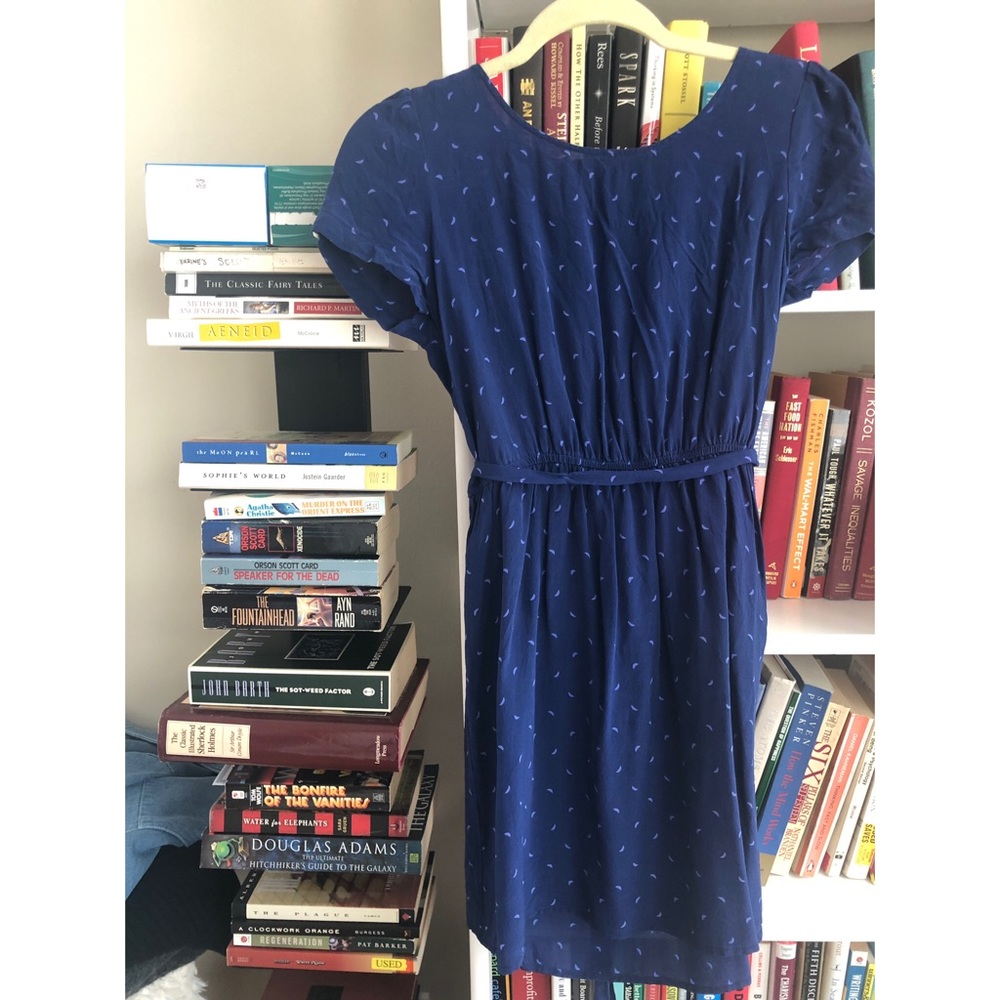 Beautiful vintage print dress with tie sz M
